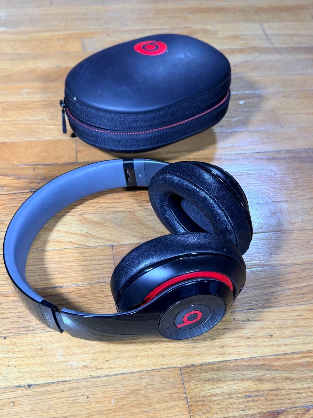 Beats Studio Wireless Over-Ear Headphones Black Red + Case & Charger Tested Work
